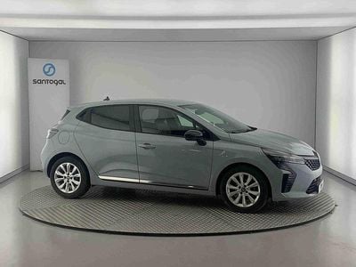 Cinzento Usado 2024 Renault Clio V Evolution | € 18.300 (Preço justo)