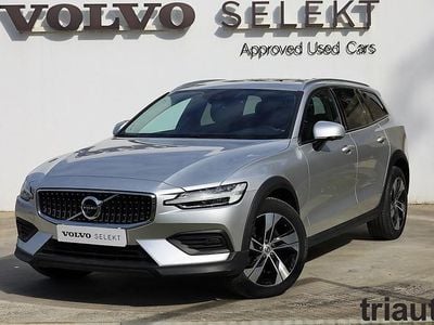 Usado Volvo V60 CC Momentum 190 HP (139 kW) 2020 Pine grey Carrinha
