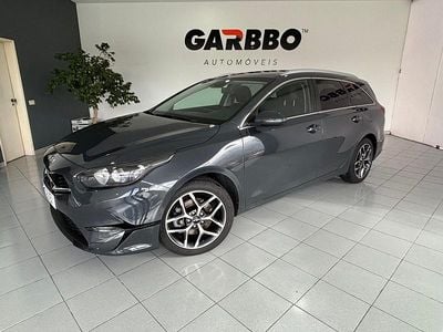 Usado Kia Ceed 136 HP (100 kW) 2023 Cinza Citadino