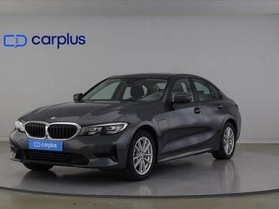 Cinza Usado 2020 BMW 330e Sedan | € 26.500 (Bom preço)
