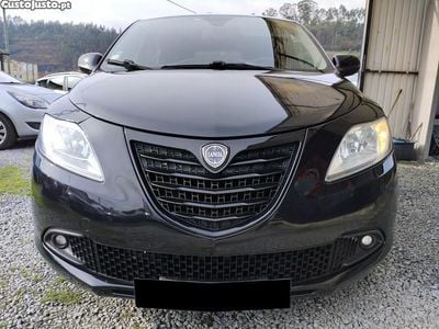Preto Usado 2015 Lancia Ypsilon Gold Citadino | € 7.300 (Preço justo)
