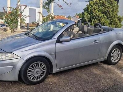 Usado Renault Mégane GrandTour 106 HP (77 kW) 2006 Cinzento Carrinha