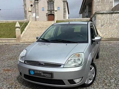 Cinza prata Usado 2005 Ford Fiesta | € 4.990 (Caro)