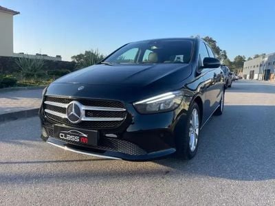 Usado Mercedes B180 Urban 109 HP (80 kW) 2019 Preto Monovolume