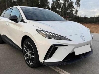 Branco Usado 2023 MG MG4 EV Citadino | € 22.000 (Bom preço)