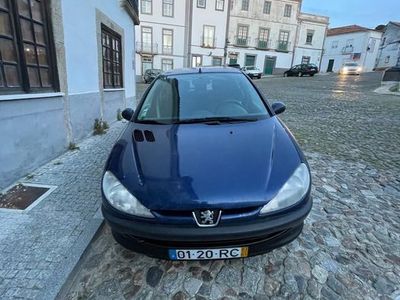 usado Peugeot 206 em bom estado