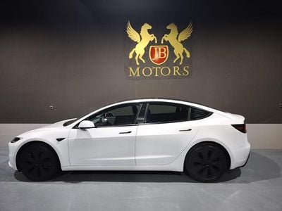 Branco Usado 2024 Tesla Model 3 Standard Range Sedan | € 36.900 (Caro)