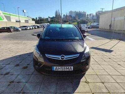 Usado Opel Zafira 136 HP (100 kW) 2016 Vermelho Monovolume