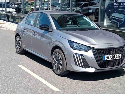Cinzento Usado 2024 Peugeot e-208 Style Citadino | € 27.400