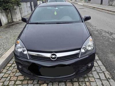 Usado Opel Astra 150 HP (110 kW) 2007 Preto Citadino