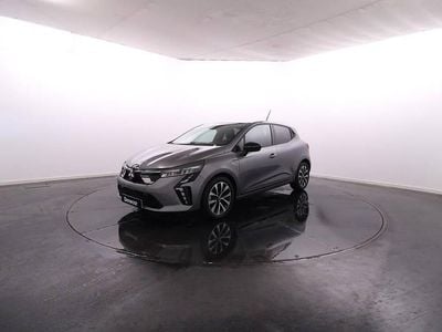 Cinza Usado 2024 Mitsubishi Colt Invite | € 19.900 (Preço elevado)