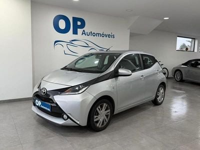 Usado Toyota Aygo 72 HP (52 kW) 2017 Cinzento Citadino