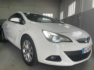 Usado Opel Astra 140 HP (102 kW) 2012 Branco Citadino