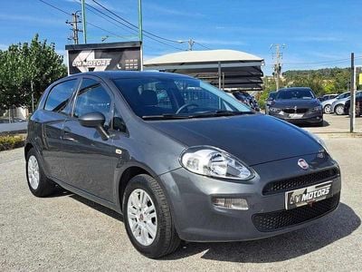 Usado Fiat Punto Easy 69 HP (50 kW) 2017 Cinza escuro Citadino