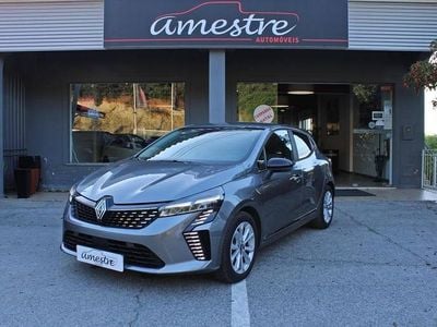 Cinza Usado 2024 Renault Clio V Evolution | € 18.750 (Preço justo)