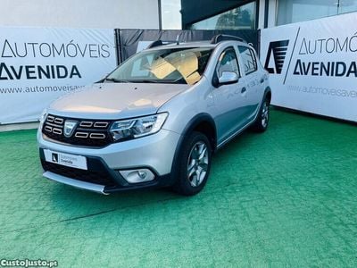 Usado Dacia Sandero Stepway 95 HP (69 kW) 2019 Cinza Citadino