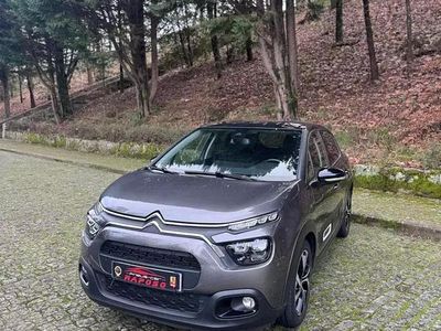 Cinzento Usado 2021 Citroën C3 PureTech Citadino | € 13.000 (Preço justo)
