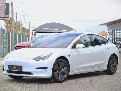 Branco Usado 2020 Tesla Model 3 Standard Range Plus Sedan | € 23.990 (Preço justo)