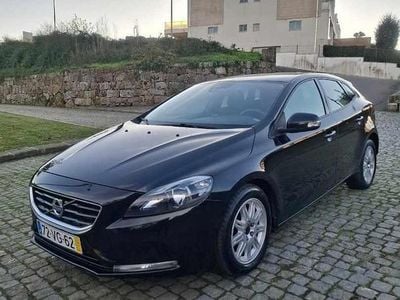 Preto Usado 2014 Volvo V40 Momentum | € 8.900 (Preço justo)