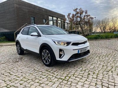 Branco Usado 2025 Kia Stonic SUV | € 19.990 (Preço elevado)