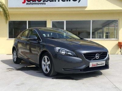 Cinzento Usado 2014 Volvo V40 Momentum Carrinha | € 13.500 (Preço elevado)