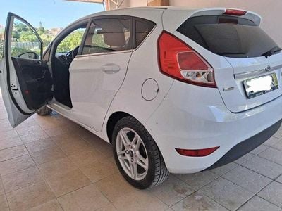 Branco Usado 2013 Ford Fiesta Sedan | € 5.999 (Caro)