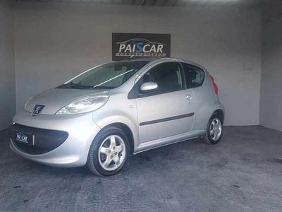 Usado Peugeot 107 54 HP (39 kW) 2009 Cinzento Citadino