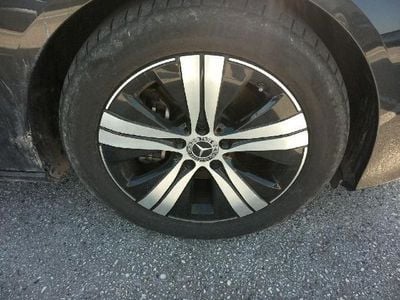 Cinzento graphite Usado 2022 Mercedes C220 | € 55.900