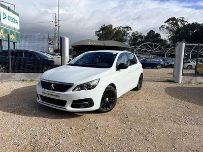 Usado Peugeot 308 Allure 130 HP (95 kW) 2021 Branco