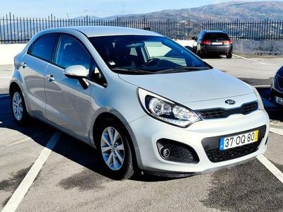 Usado Kia Rio 85 HP (62 kW) 2014 Sedan