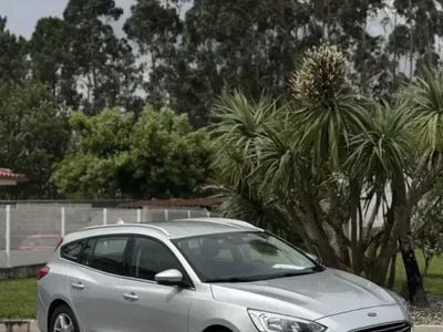 Usado Ford Focus Active 125 HP (91 kW) 2019 Cinza prata Carrinha