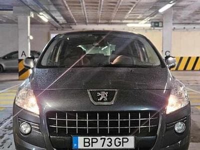 Cinzento Usado 2013 Peugeot 3008 Carrinha | € 12.500