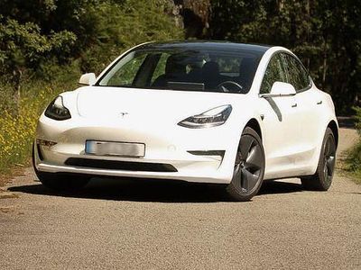Branco Usado 2020 Tesla Model 3 Sedan | € 24.000 (Preço elevado)