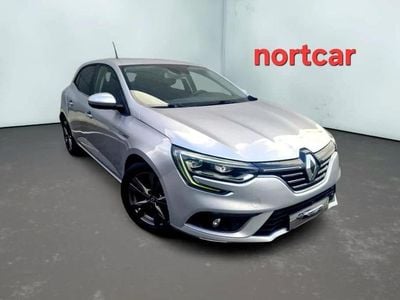 Usado Renault Mégane IV Intens 115 HP (84 kW) 2020 Cinza