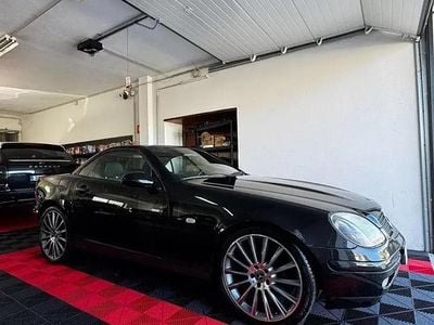 Usado Mercedes SLK230 197 HP (144 kW) 1998 Preto Cabrios