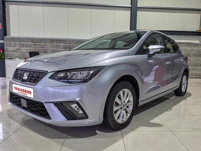 Usado Seat Ibiza Style 95 HP (69 kW) 2022 Cinza prata Citadino