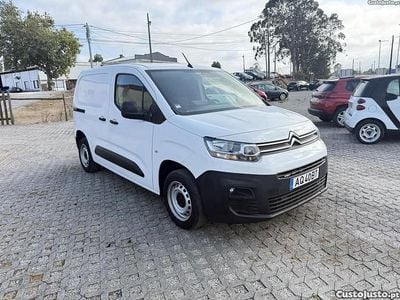 Branco Usado 2022 Citroën Berlingo Monovolume | € 22.900
