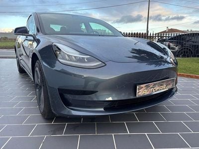 Usado Tesla Model 3 Standard Range Plus 175 kW (238 HP) 2020 Cinza Sedan