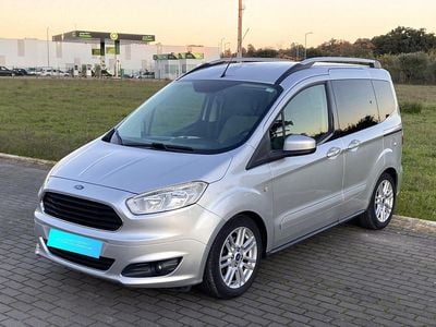 Cinza Usado 2016 Ford Courier Ambiente Monovolume | € 10.250 (Preço justo)