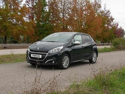 Cinza Usado 2019 Peugeot 208 Allure Citadino | € 12.950 (Preço justo)