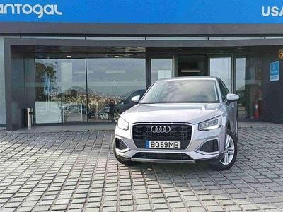 Usado Audi Q2 Advanced 110 HP (80 kW) 2025 Prateado SUV