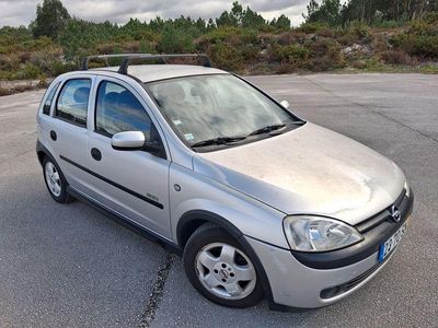 Usado 2001 Opel Corsa Elegance Sedan | € 1.350 (Bom preço)