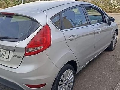 Cinza Usado 2008 Ford Fiesta Sedan | € 4.990 (Caro)