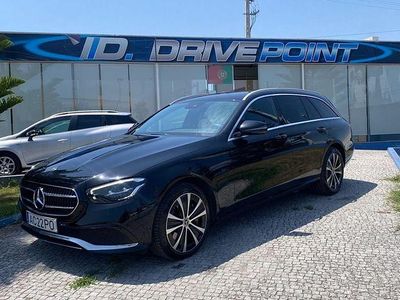 Usado Mercedes E300 Avantgarde 306 HP (225 kW) 2020 Preto Carrinha