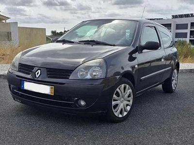 Preto Usado 2005 Renault Clio II Citadino | € 2.000 (Preço justo)