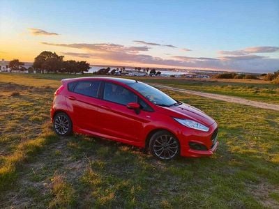 Vermelho Usado 2017 Ford Fiesta Citadino | € 9.985 (Bom preço)