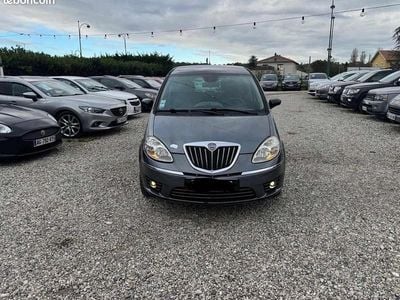 Usado Lancia Musa 70 HP (51 kW) 2007 Cinzento Monovolume