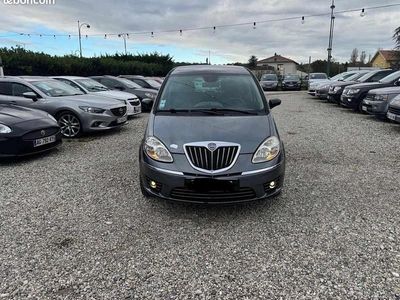 Usado Lancia Musa 70 HP (51 kW) 2007 Cinzento Monovolume