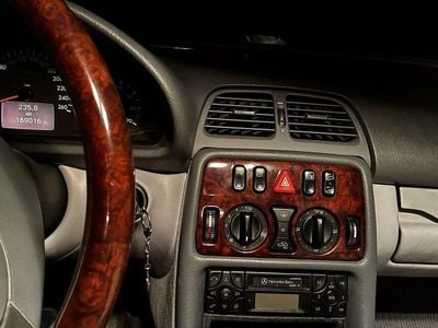 Usado Mercedes CLK200 192 HP (141 kW) 2000