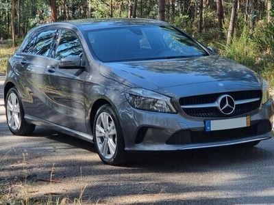 Usado Mercedes A160 Urban 90 HP (66 kW) 2017 Cinza Citadino